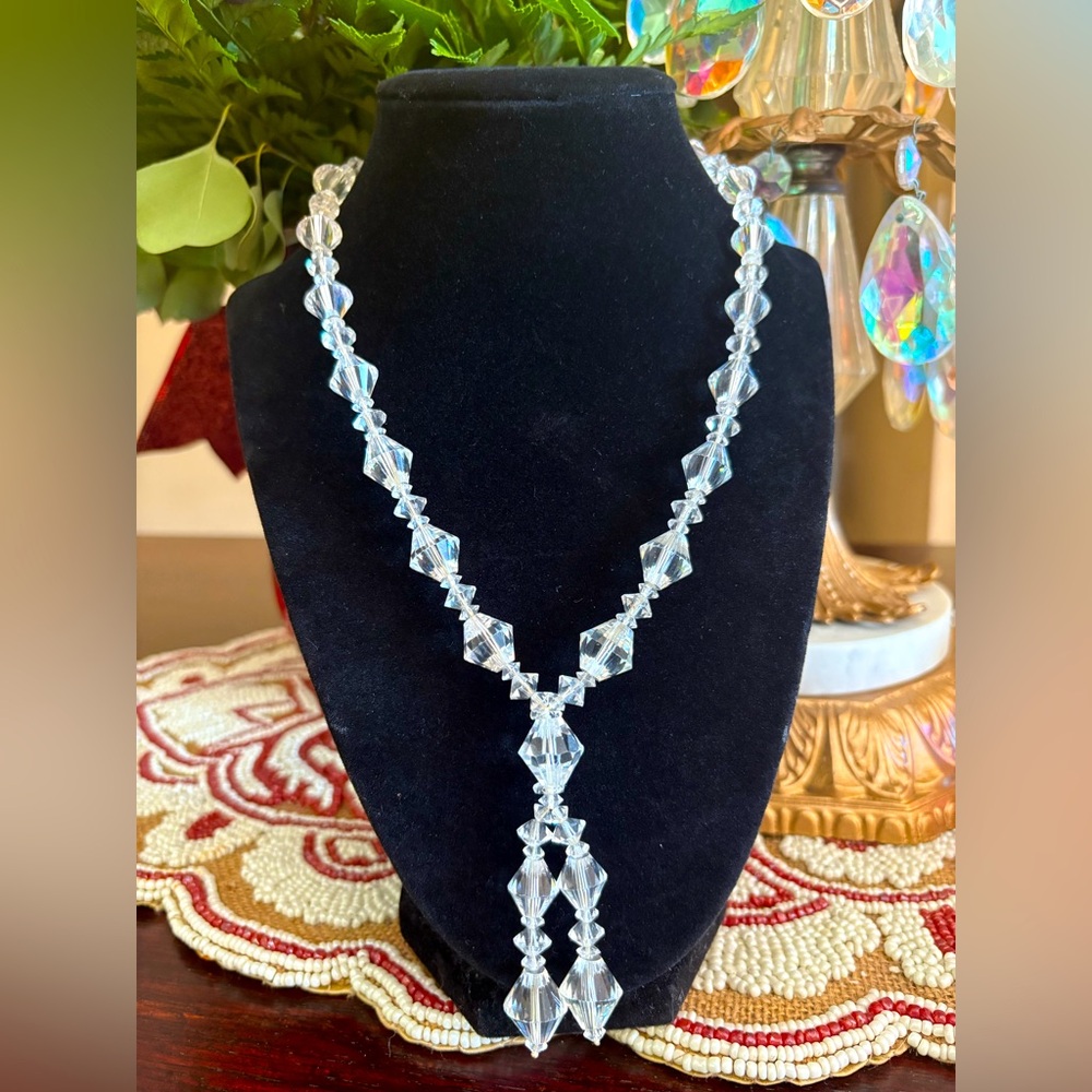 •vintage• crystal lariat necklace